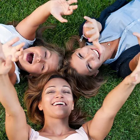 Ξενοδοχείο Familia 2*