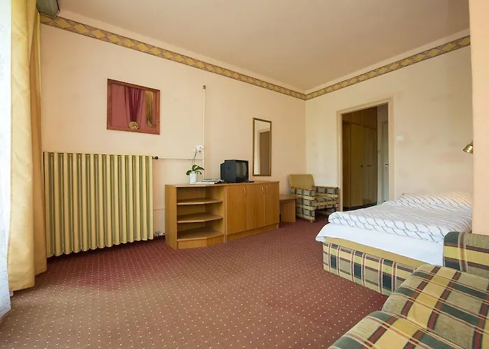 Hotel Familia 2*